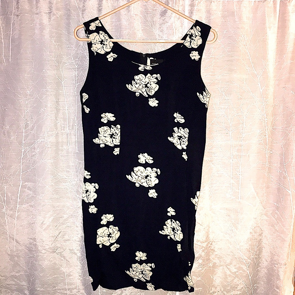 (EUC) Boutique Europa Navy Blue Floral Sleeveless Dress